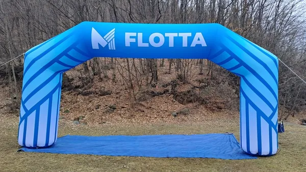 GA-L inflatable arch – event and start-line arch (M1 Flotta)