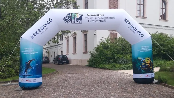GA-M inflatable arch – event and start-line arch (Kék Bolygó)