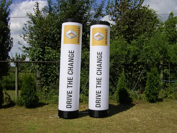 Maxum inflatable illuminated column – advertising column (Renault)