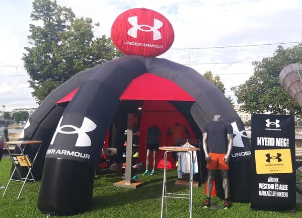 PE-500 inflatable tent – event tent (Under Armour)
