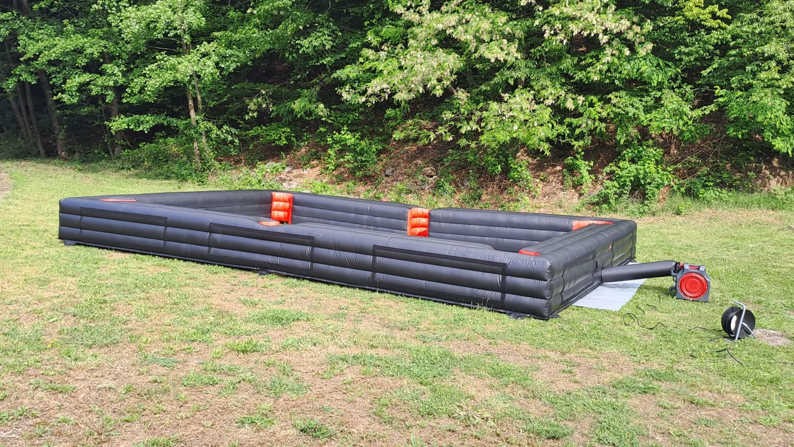 Snookball – inflatable snooker-football game (6 × 4 m) 2